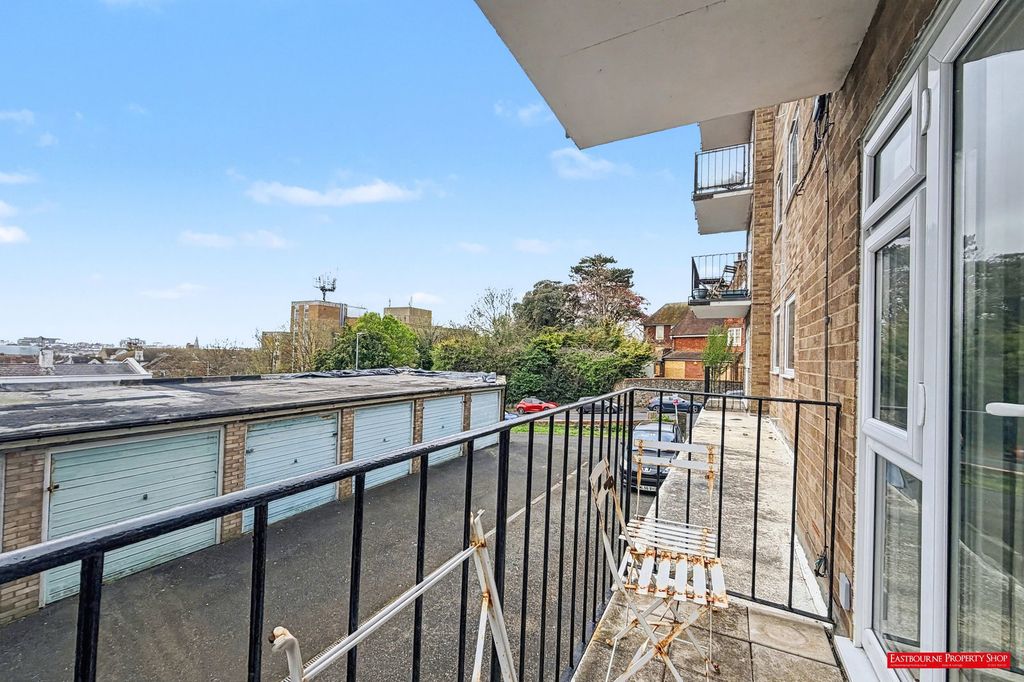 Property photo 3 of 23