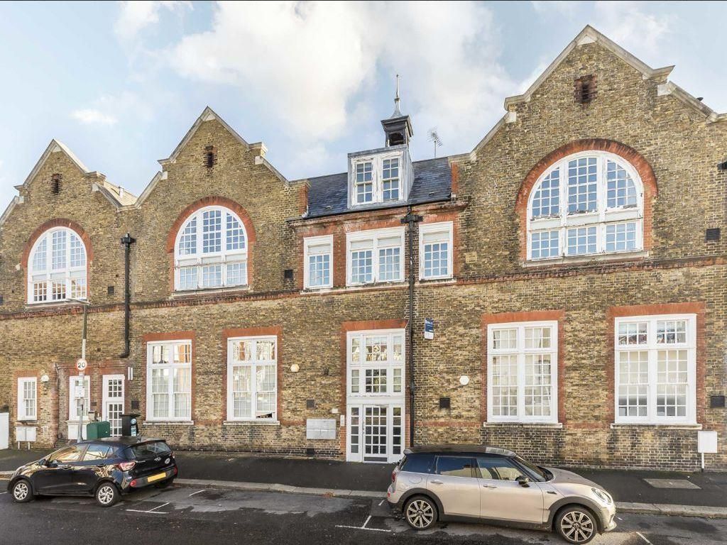 Property photo 1 of 37 Craven Gdns1.Jpg