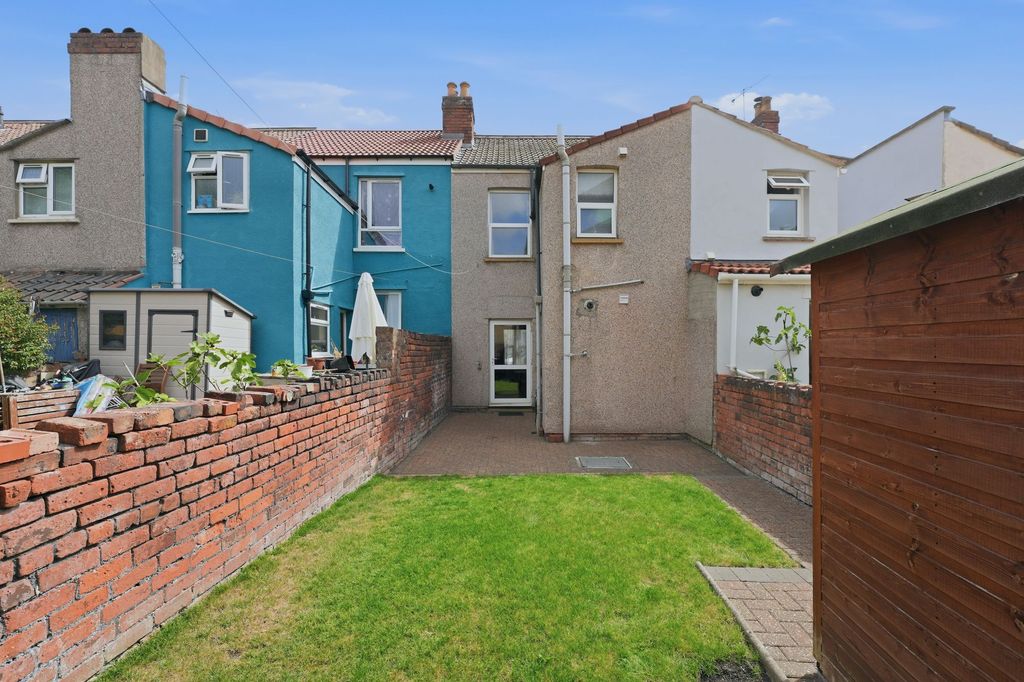Property photo 3 of 23
