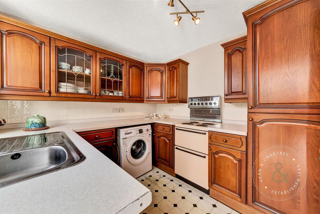 Property photo 3 of 28 Carmarthen-Street-18.Jpg
