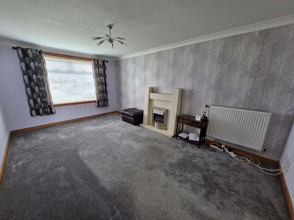 Property photo 3 of 9 Lounge