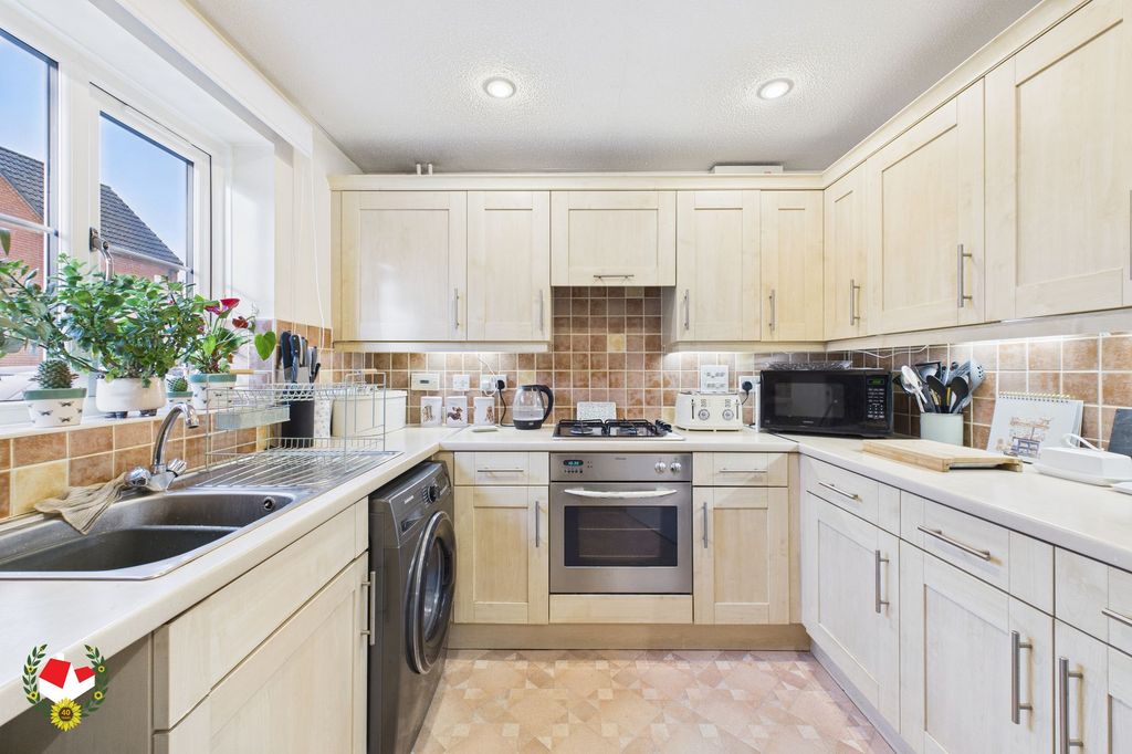 Property photo 3 of 11