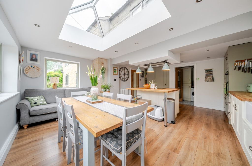 Property photo 3 of 23 1510621-7-1A034F99Acb9B