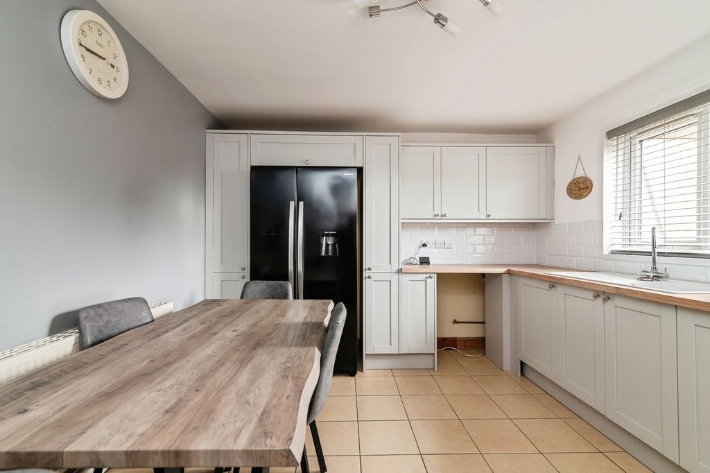 Property photo 3 of 10 Pbox-Img.Jpg