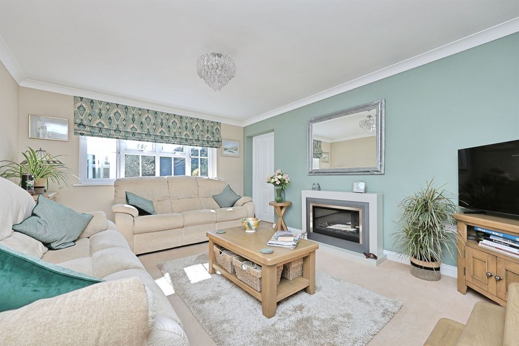 Property photo 3 of 23