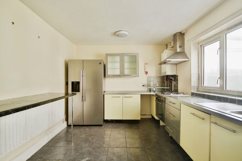 Property photo 2 of 18 Pbox-Img.Jpg