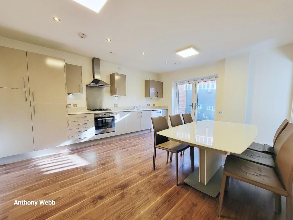 Property photo 2 of 15 Kitchen Diner