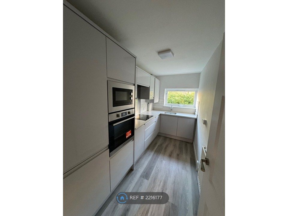 Property photo 1 of 9 Kitchen