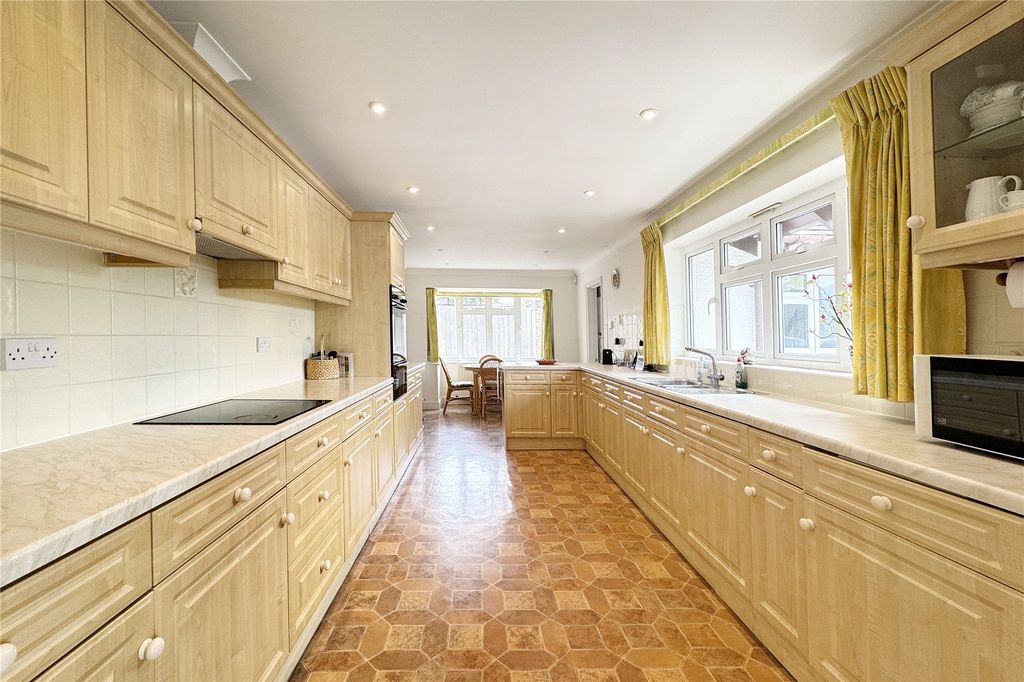 Property photo 3 of 23 Picture No. 13