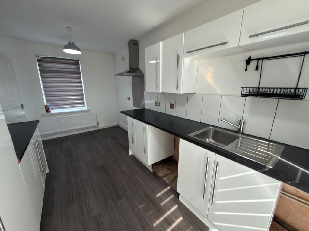 Property photo 2 of 8 Efccb069-3d0d-4Db9-Ace7-526E7E10480B