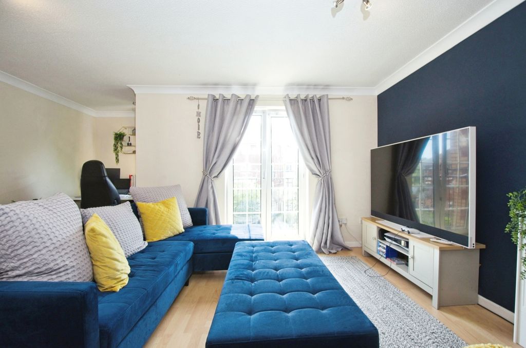 Property photo 1 of 16 Living Area