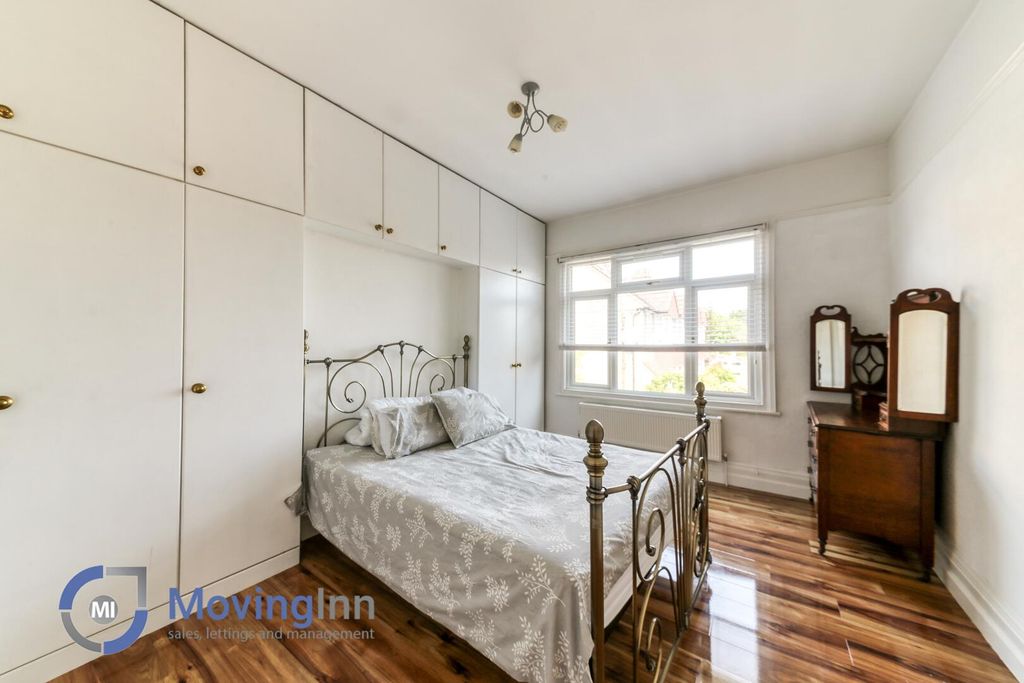 Property photo 1 of 10 Bedroom