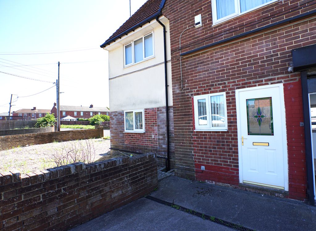 Property photo 1 of 7 External