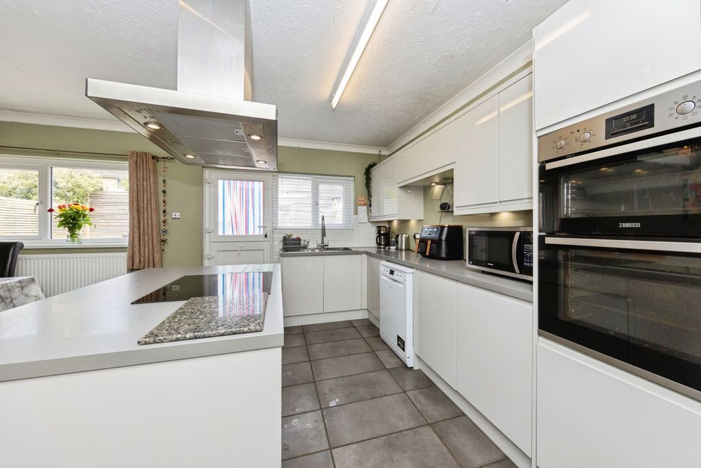 Property photo 3 of 22 Pbox-Img.Jpg