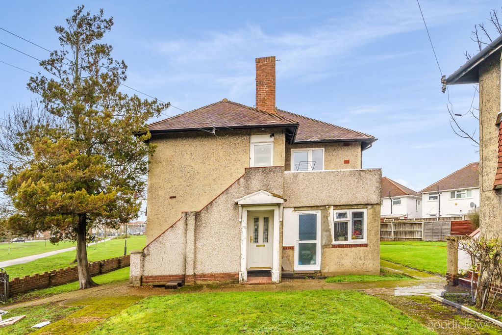 Property photo 2 of 16 Picture No. 14