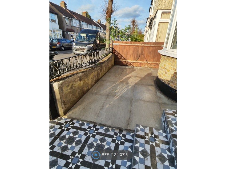 Property photo 3 of 35