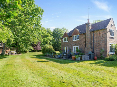 Property photo 1 of 12