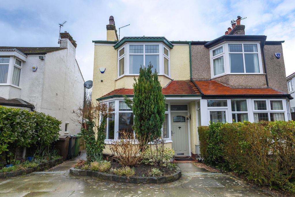 Property photo 2 of 23