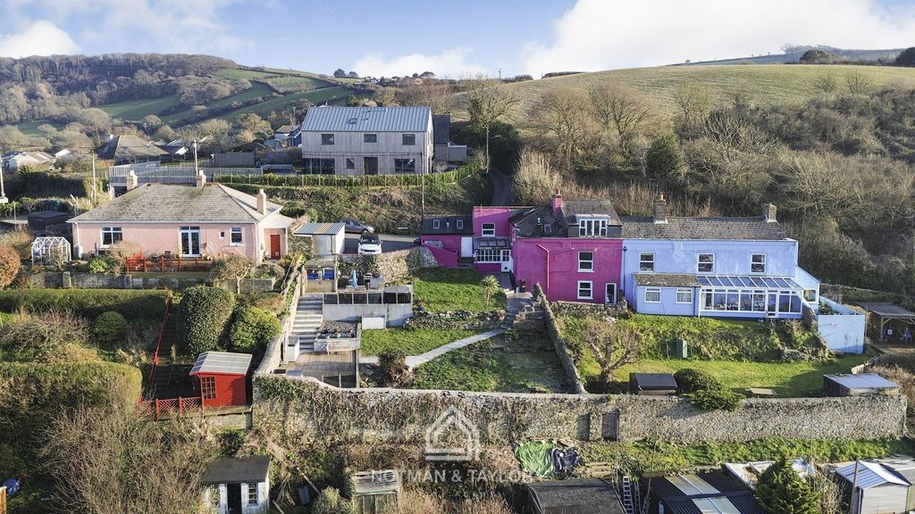 Property photo 1 of 30