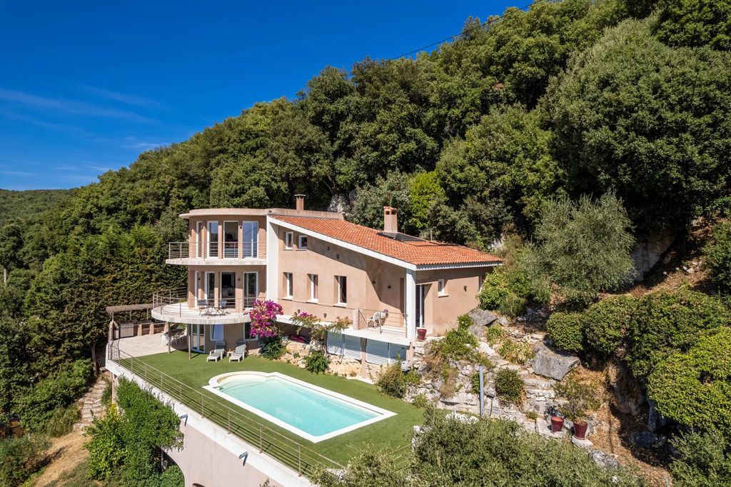 Property photo 2 of 22