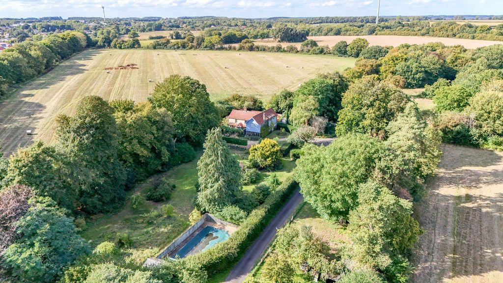 Property photo 2 of 56 4370614
