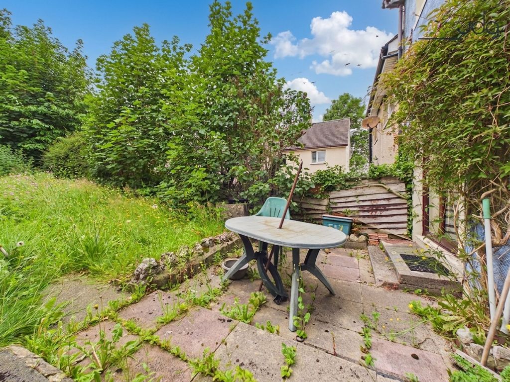 Property photo 2 of 11 Large South Facing Garden