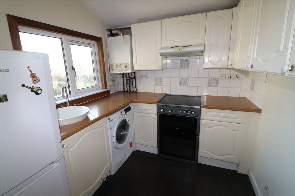 Property photo 2 of 16 Kitchen