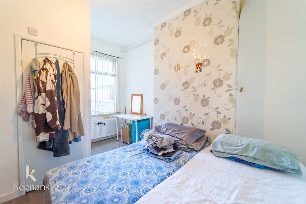 Property photo 3 of 37 Manchester Road-19.Jpg