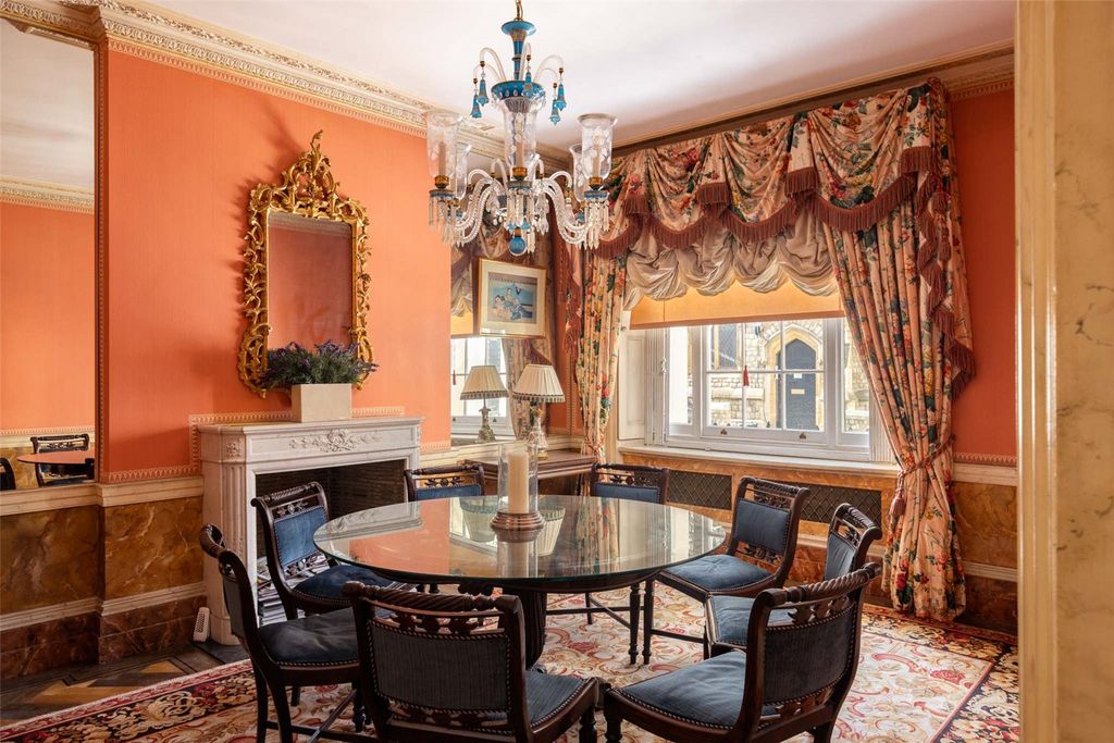 Property photo 3 of 11 Dining Room