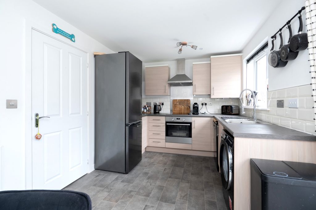 Property photo 3 of 15 Kitchen Diner