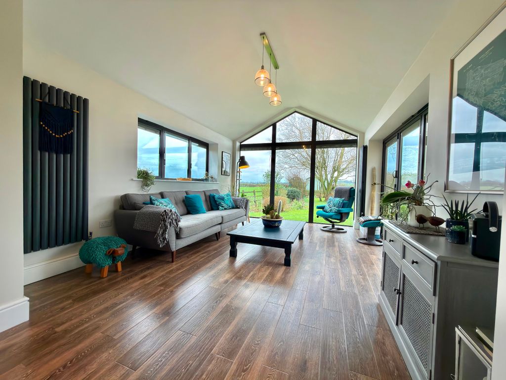 Property photo 3 of 41