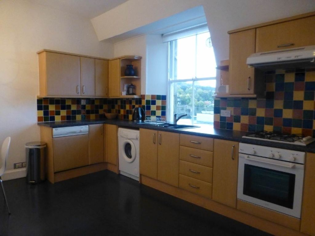 Property photo 3 of 7 Kitchen