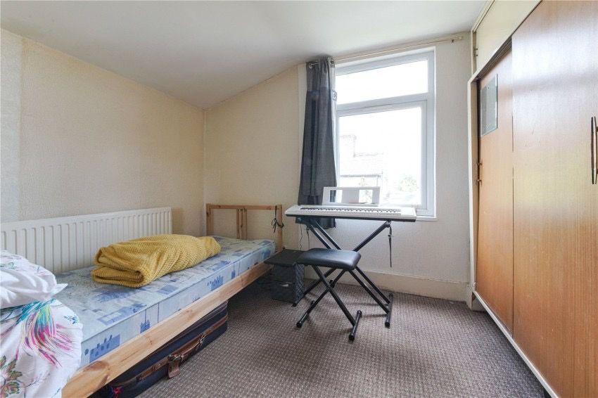 Property photo 3 of 6