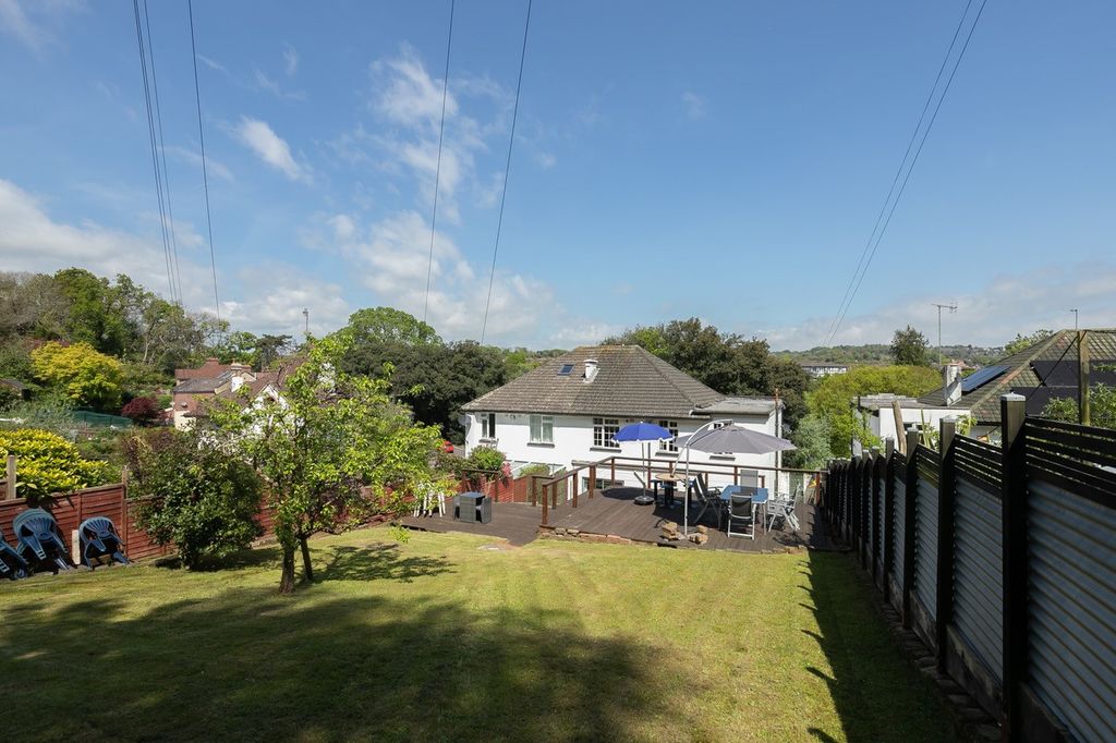 Property photo 2 of 18
