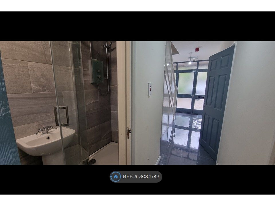 Property photo 2 of 14 Shower Room