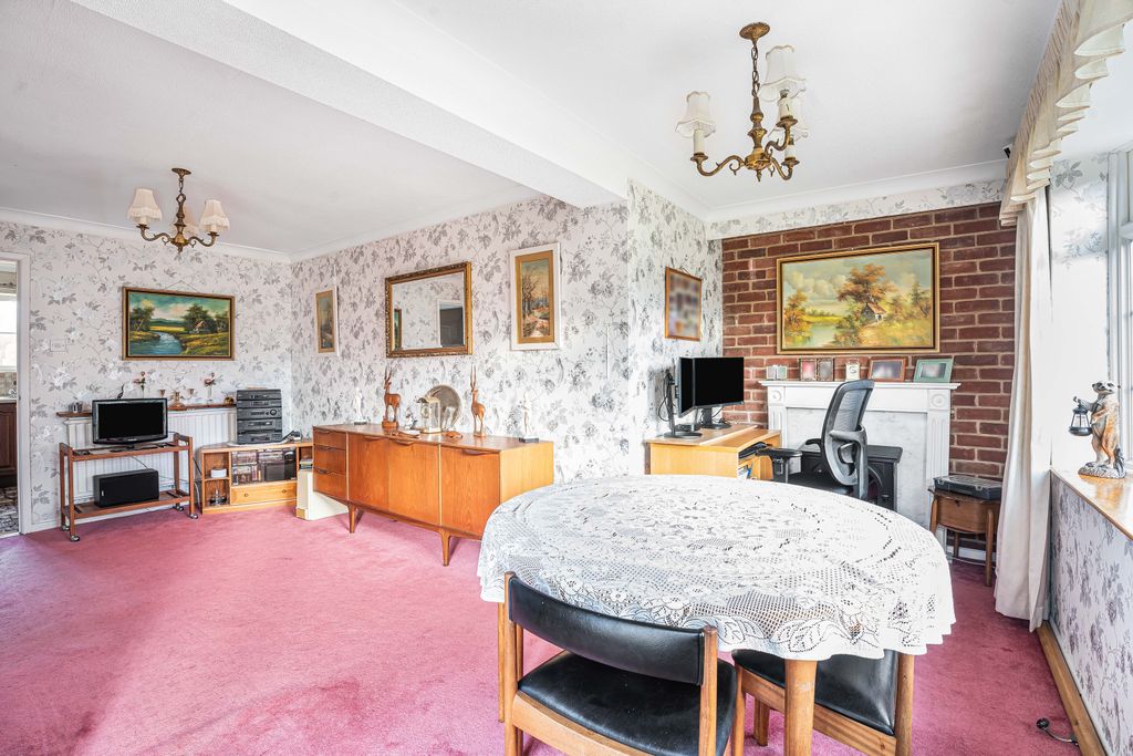 Property photo 2 of 18 Living Room