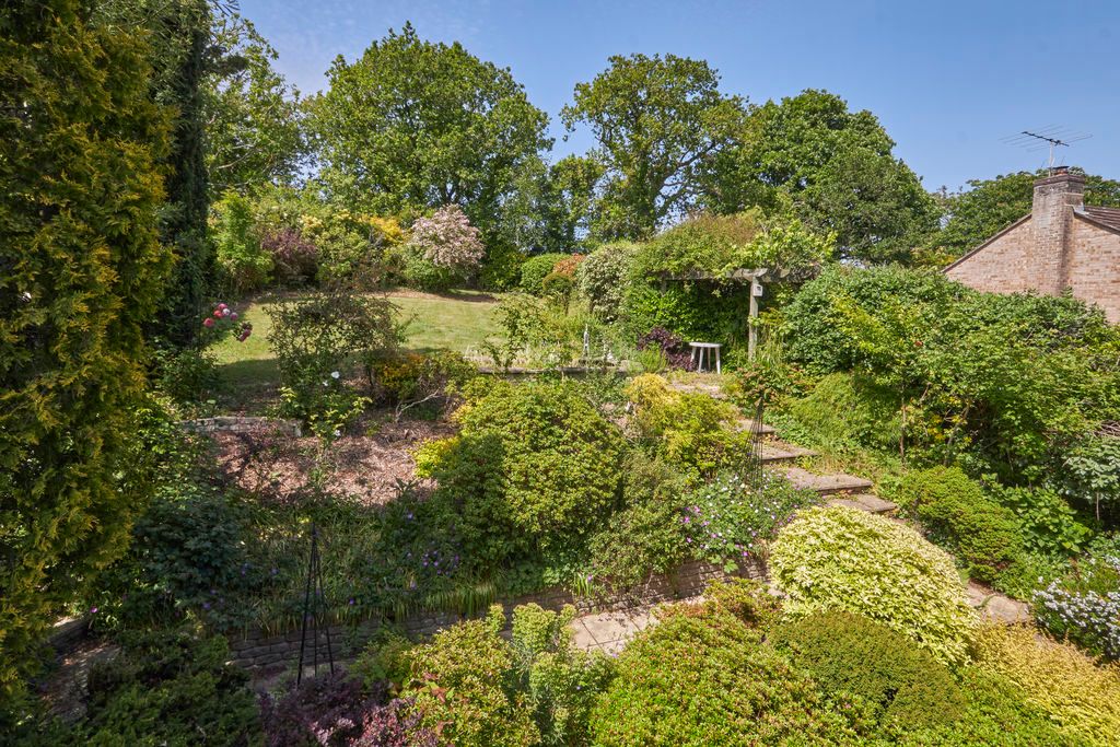 Property photo 3 of 24 Garden