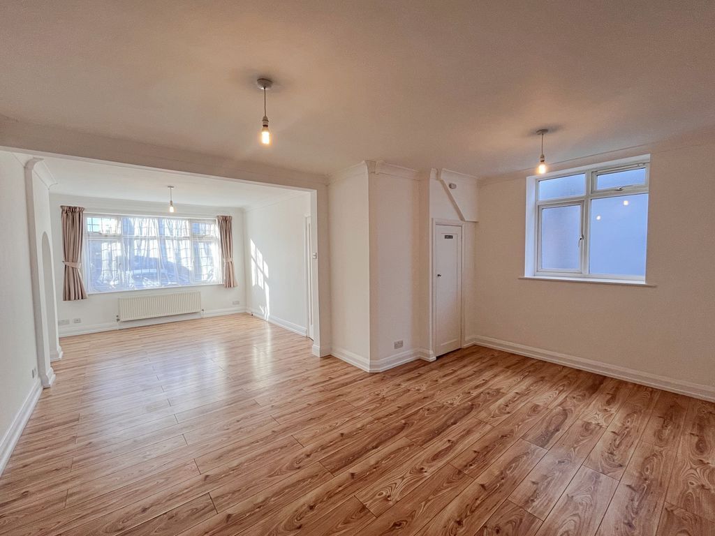 Property photo 2 of 14 Photo 12