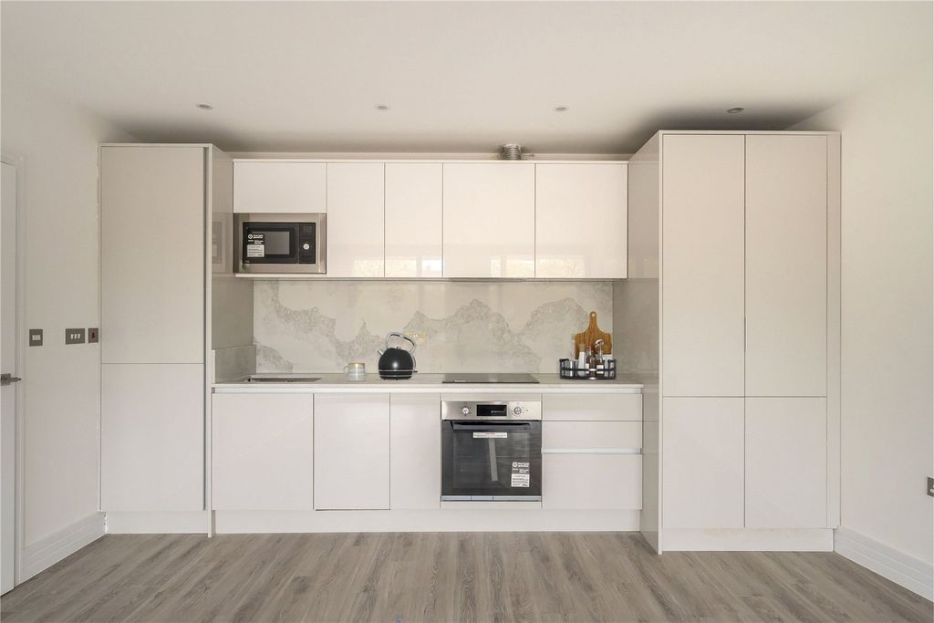 Property photo 3 of 7 Picture No. 13