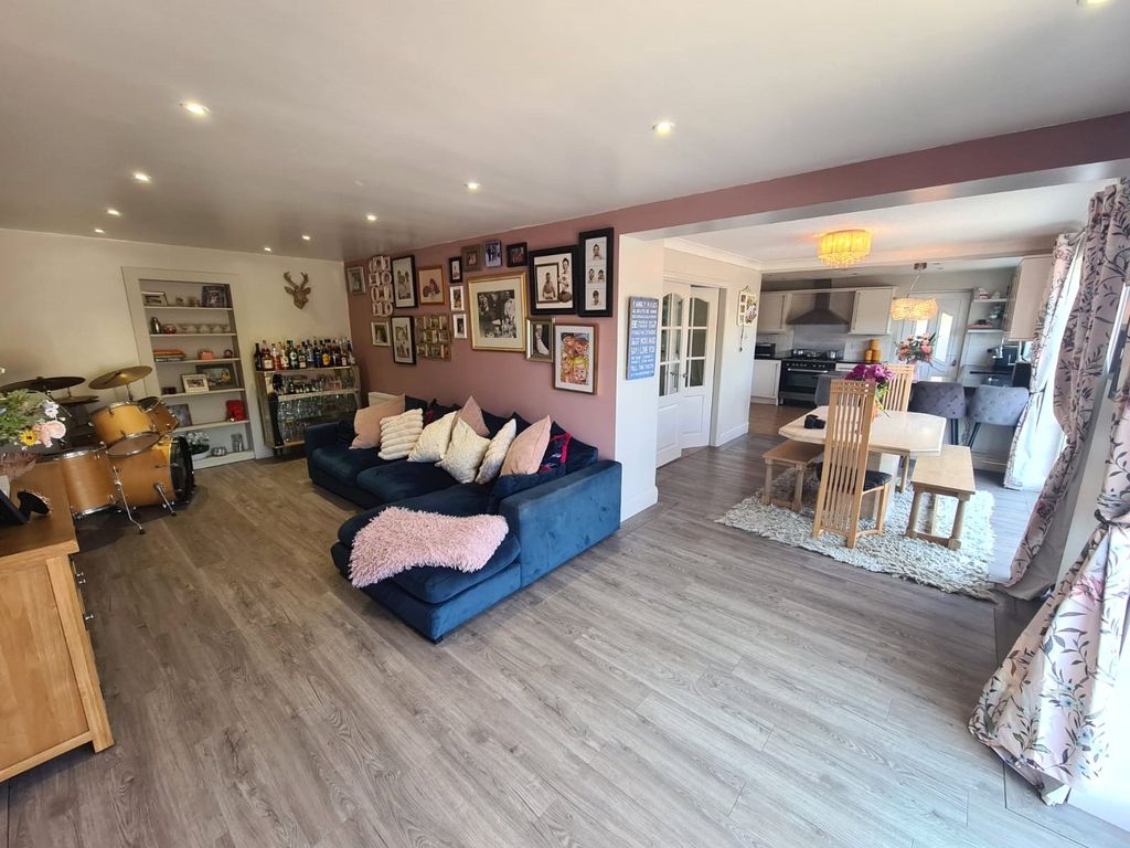 Property photo 2 of 23 Open Plan Living