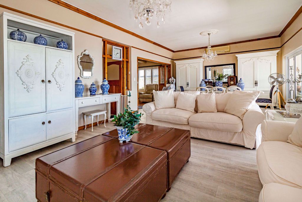 Property photo 2 of 80 Sw1725824