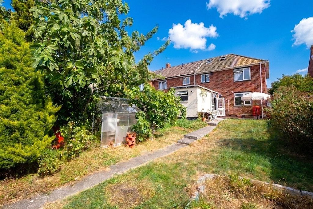 Property photo 1 of 24 Picture No. 34