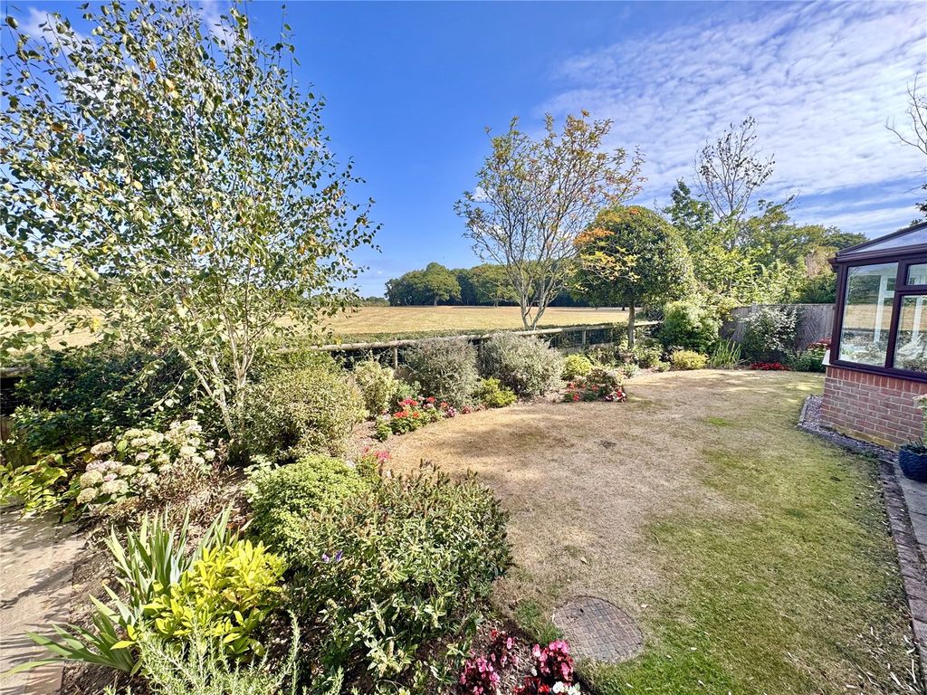Property photo 2 of 20 Picture No. 23