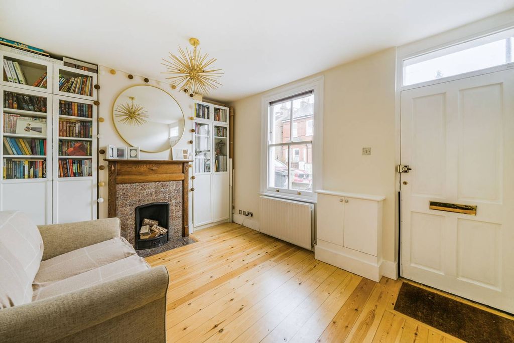 Property photo 2 of 17