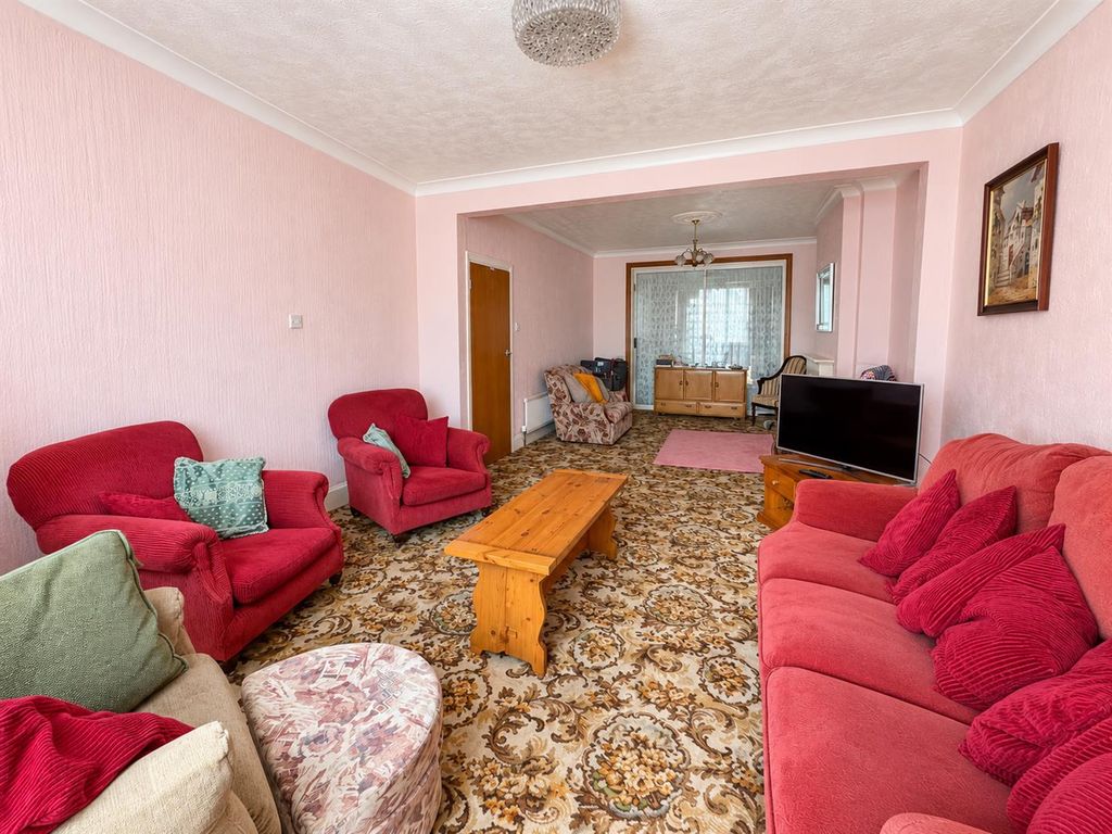 Property photo 2 of 20 251B9A60-5431-4918-93E3-d0E6A3A3Ef94.Png