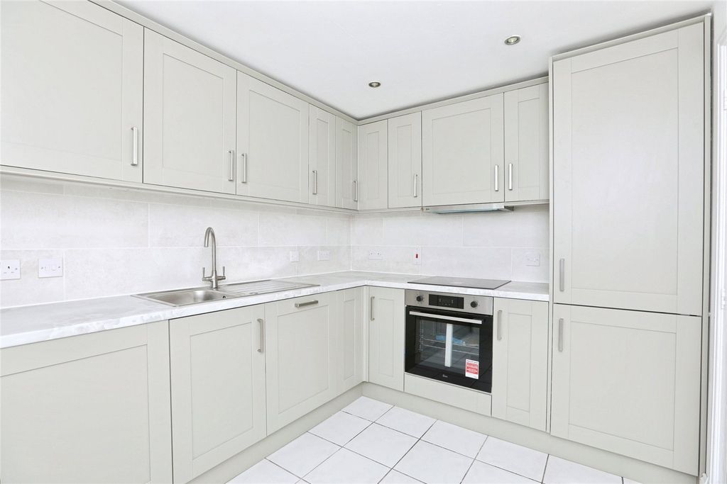 Property photo 2 of 23 Picture No. 04