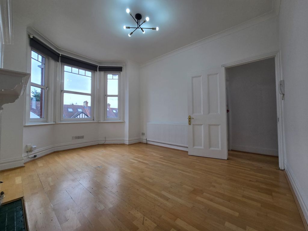 Property photo 3 of 10 Gallery