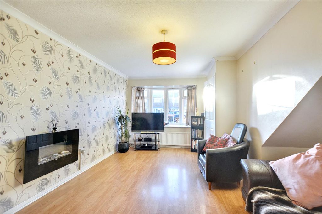 Property photo 2 of 14 Lounge_1.Jpeg