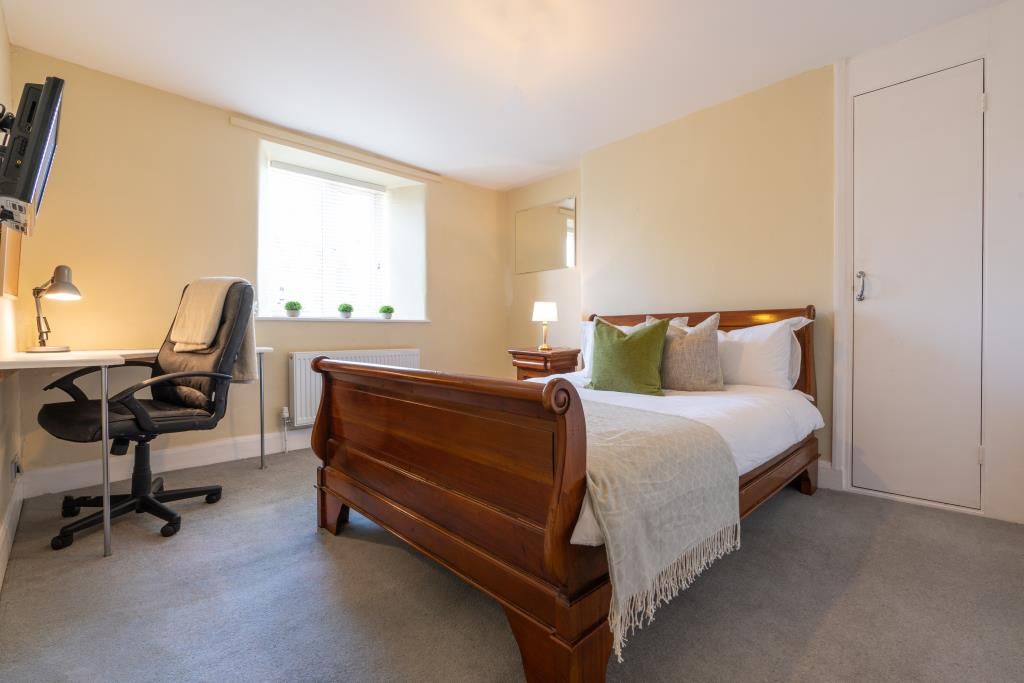 Property photo 1 of 16 3 City Bank Road - Bedroom