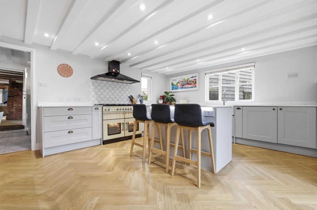 Property photo 2 of 26 Picture No. 23